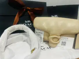 Tas Coach Pillow Tabby 18 ivory,kelengkapan sesuai foto