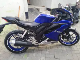Motor sport R15V3 taun 2017 normal mulus istimewaaaa plat N Pasuruan