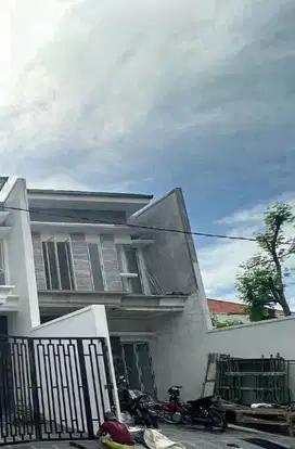 Dijual Rumah Jemursari 2 Lantai dekat Ubaya dan Petra