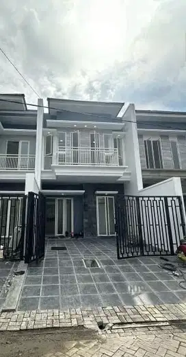 Dijual Rumah Jemursari 2 Lantai dekat Ubaya dan Petra