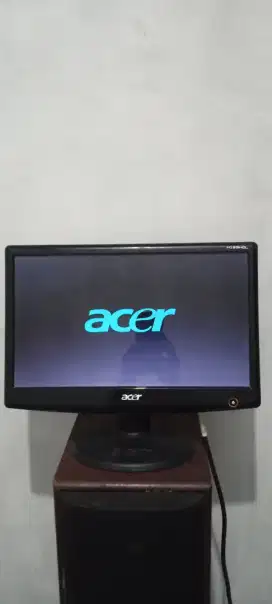 Monitor Acer 16 in Bagus