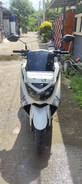 Dijual motor Nmax cepat 13,8 juta plat b barat