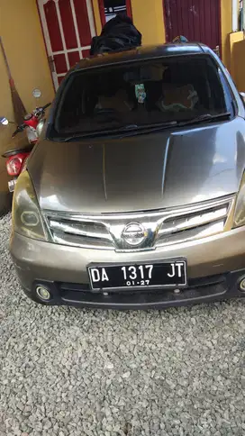 Dijual cepat mobil Nissan Grand Livina
