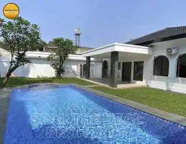 Disewakan Rumah Di Area Kemang/Pejaten/Ampera Jakarta Selatan STDN0162