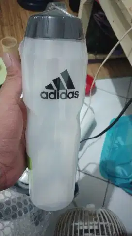 Tumbler Adidas 750 ml.