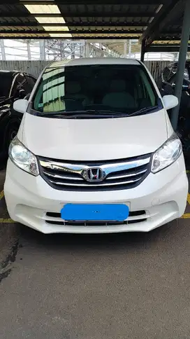 Honda Freed 1.5 S Bensin-AT 2012 Putih