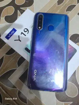Dijual hp Vivo y19 8/256