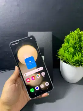 SAMSUNG Z FLIP 5  RAM 8/256GB ORIGINAL SEIN NORMAL 

TAMPILAN MEWAH