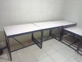 Meja bekas resto