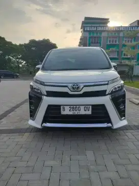 Toyota Voxy 2019