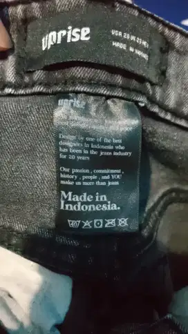 Ripped jeans uprise
