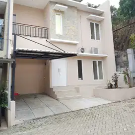 Rumah 1.35 M cluster bintaro Di jln Aria putra