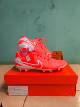 Sepatu Bola Nike Tiempo Legend 10 Academy FG/MG