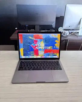 MacBook Pro I5 2018 Touchbar Processor Intel Core i5 Ram 16GB