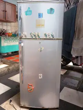 Kulkas 2 pintu sharp