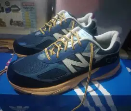 Sepatu NEW BALANCE USA Original (Size 41,5).