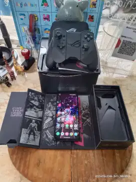 Dijual Paket ROG 5s 8/128 dan Kunai