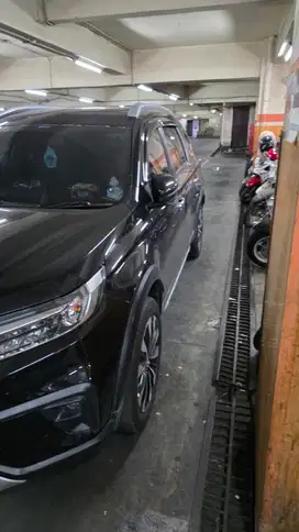 Honda BR-V prestige km loww mulus