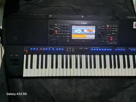 Keyboard Yamaha PSR SX700
