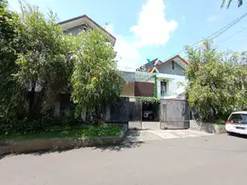 Dijual Rumah Modern Terawat 3 Lantai di Puncak Dieng, Sukun Malang