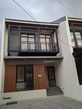 Tinggal 1 unit Rumah Mewah lokasi elite di Arcamanik dekat sport jabar