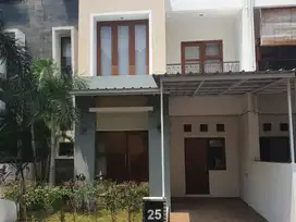 Rumah Terawat Siap Huni 2 Lantai di Pasar Minggu