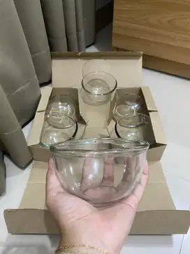 Mangkuk kecil bening