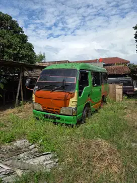 Isuzu elf NHR55 minibus 1996