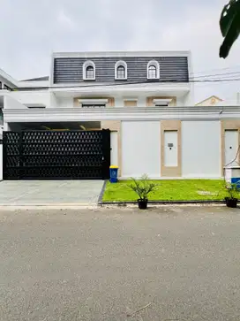 FOR SALE RUMAH BAGUS BRANDNEW SEMI FURNISHED PONDOK INDAH JAKSEL.