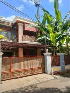 Dijual rumah 2 lt tulodong Senopati Kebayoran Baru Jakarta selatan