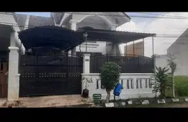 Di sewakan bersih blakang Daihatzu Solo baru