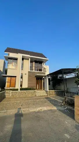 Dijual Rumah Semi Furnished di Green Hills, Karangploso Malang