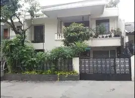 Dijual rumah murah 2 lt Benhil Jakarta pusat