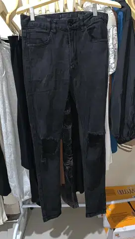 celana jeans hitam