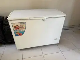 Khusus area Sby : Freezer Dast ukuran Besar 200ltr second
