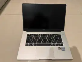 LAPTOP HUAWEI MATE BOOK D15