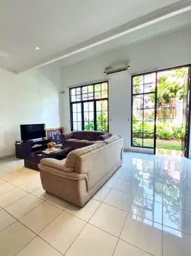 Rumah Sewa Bagus dan Murah 2 Lantai Semi Furnish Siap Huni di Bintaro