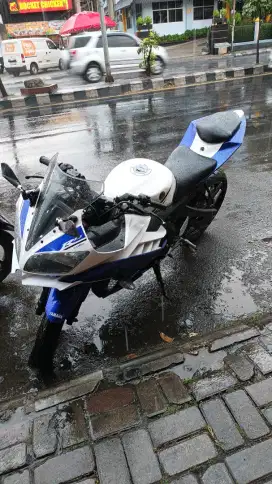 Yamaha R15 V2 ori