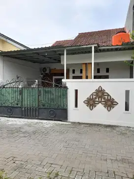 Di jual rumah di jln PERUM BPD TLOGOMULYO PEDURUNGAN
