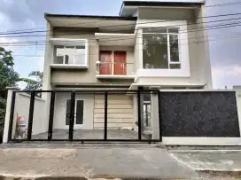 Jual Rumah Minimalis Modern 2LT Free Canopy di Buahbatu Bandung