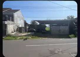 Tanah pinggir jalan