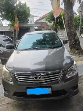 Dijual kijang inova diesel th 2012
