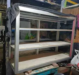 Etalase Kaca Warung Makan