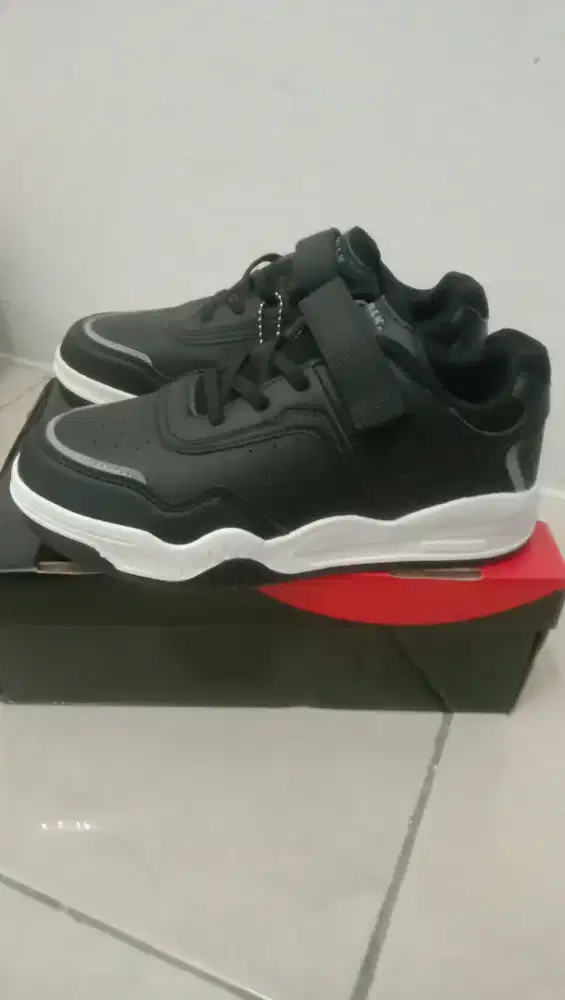 Sale!! Sepatu Airwalk anak