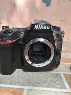 Kamera DSLR Nikon D7200 Wifi & NFC  + Lensa Kit