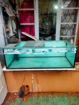 Bekas aquarium ikan