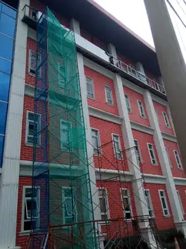 Pemasangan acp atau courten wall
