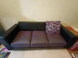 Sofa color ungu