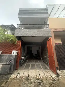 DIJUAL RUMAH SIAP HUNI DENGAN FULL FURNITURE