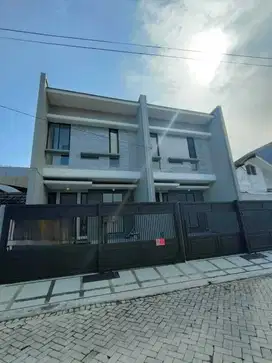 RUMAH BARU KLAMPIS SEMOLO DEKAT HOKKY KERTAJAYA GALAXI MALL ITS UNAIR